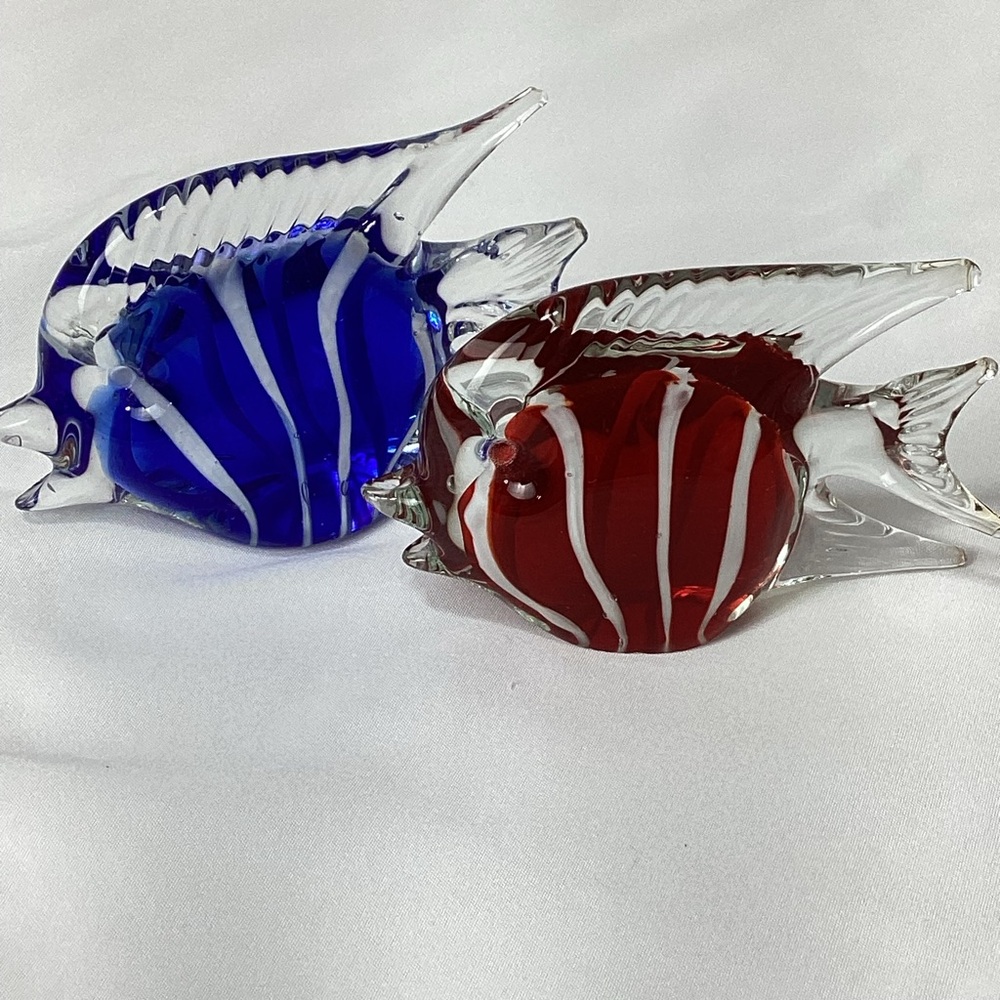 Glass Fish Figurines in Red and Blue Art Glass Fish Paperweights Decor - Picture 15 of 15